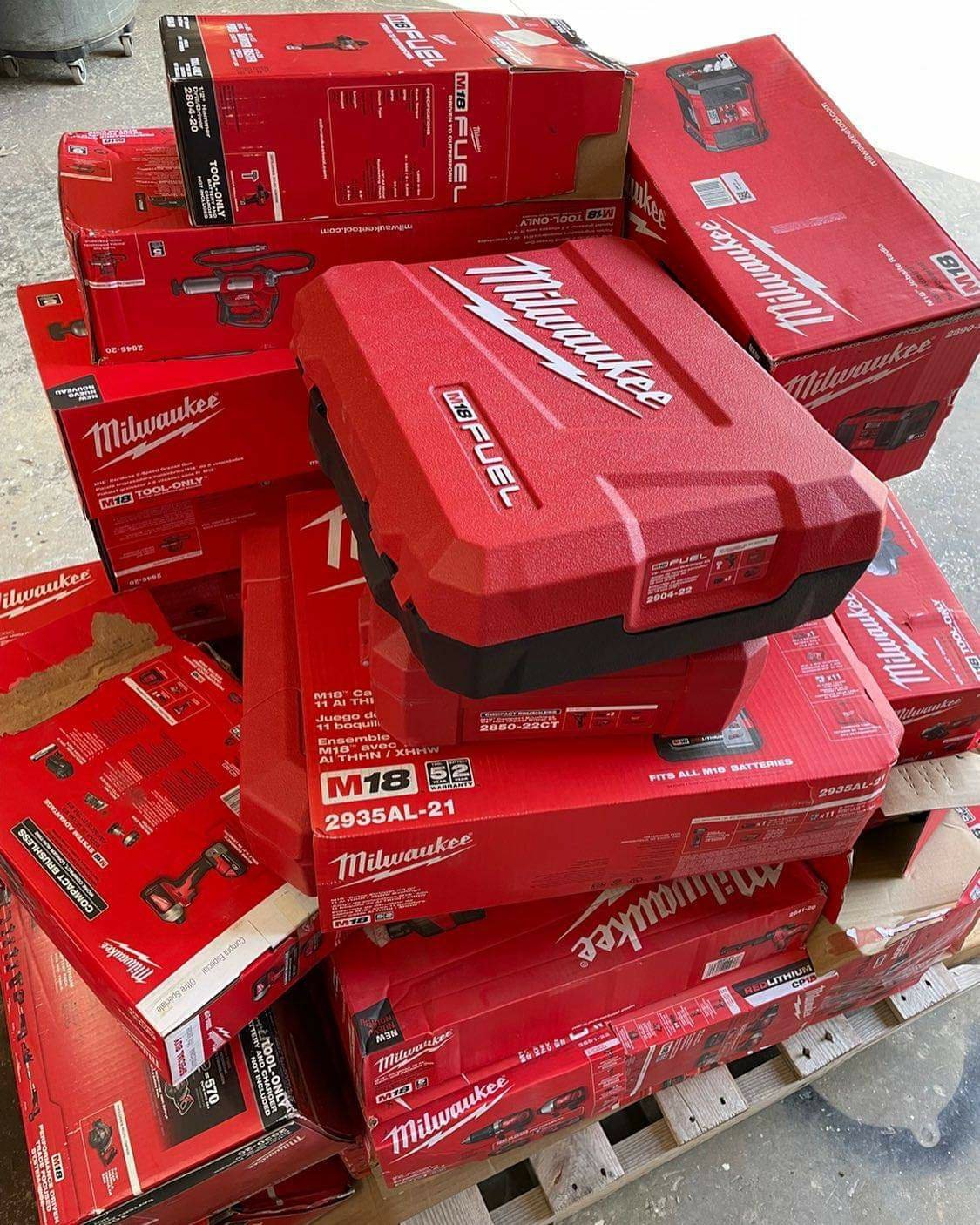 Milwaukee and Dewalt Tools - Image 3