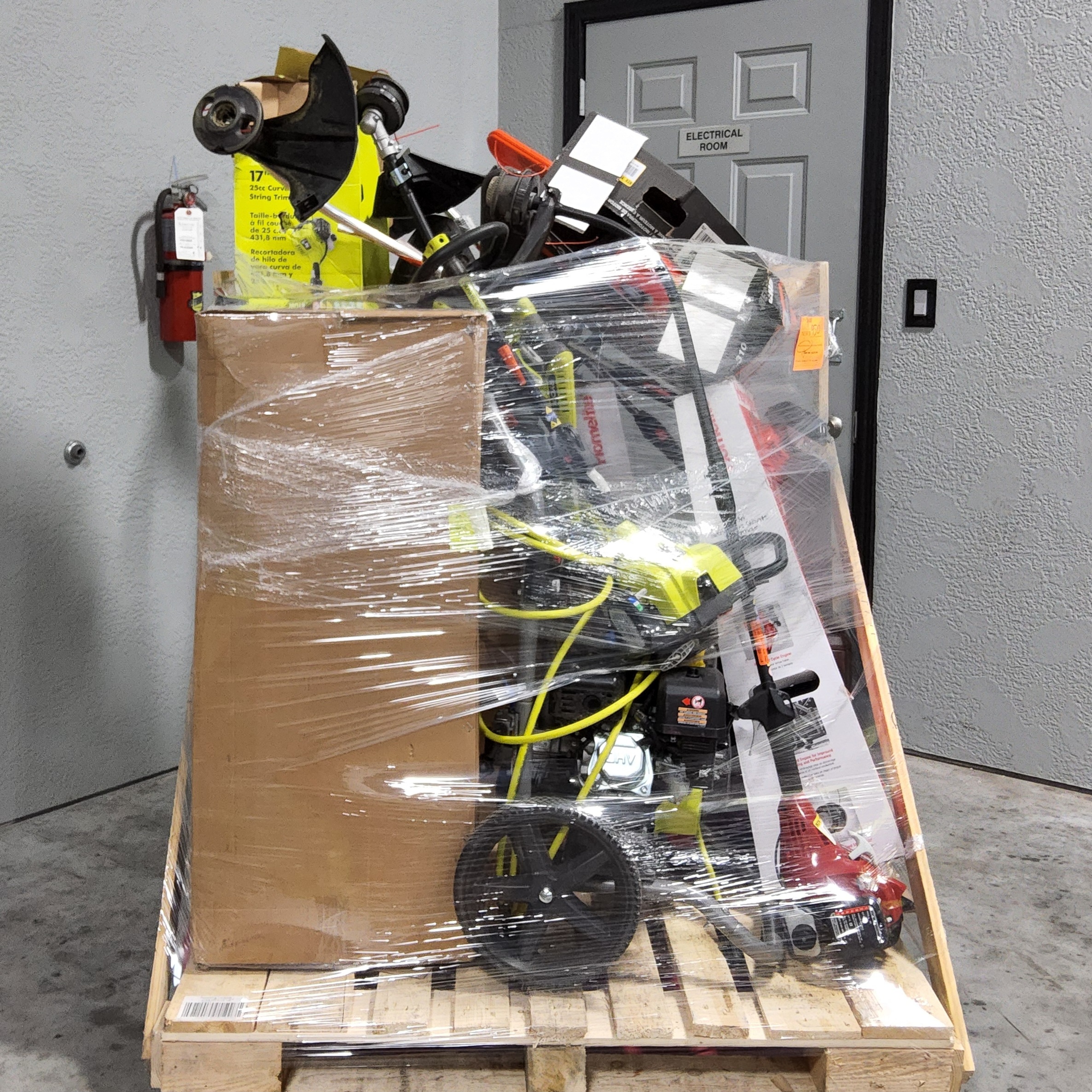 OUTDOOR EQUIPMENT PALLET - Image 2