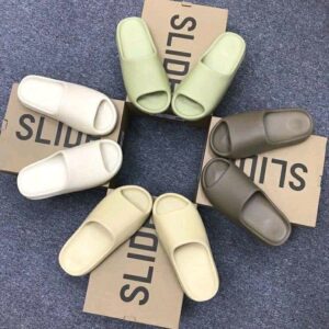 YEEZY SLIDES - Image 6